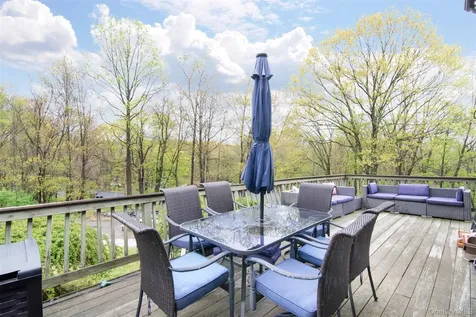 16 Oskar Drive Mahopac NY 10541