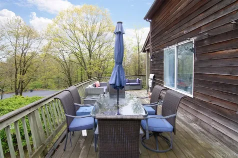 16 Oskar Drive Mahopac NY 10541