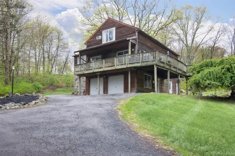 16 Oskar Drive Mahopac NY 10541