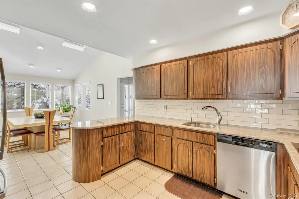 61 Hofstra Drive Plainview NY 11803