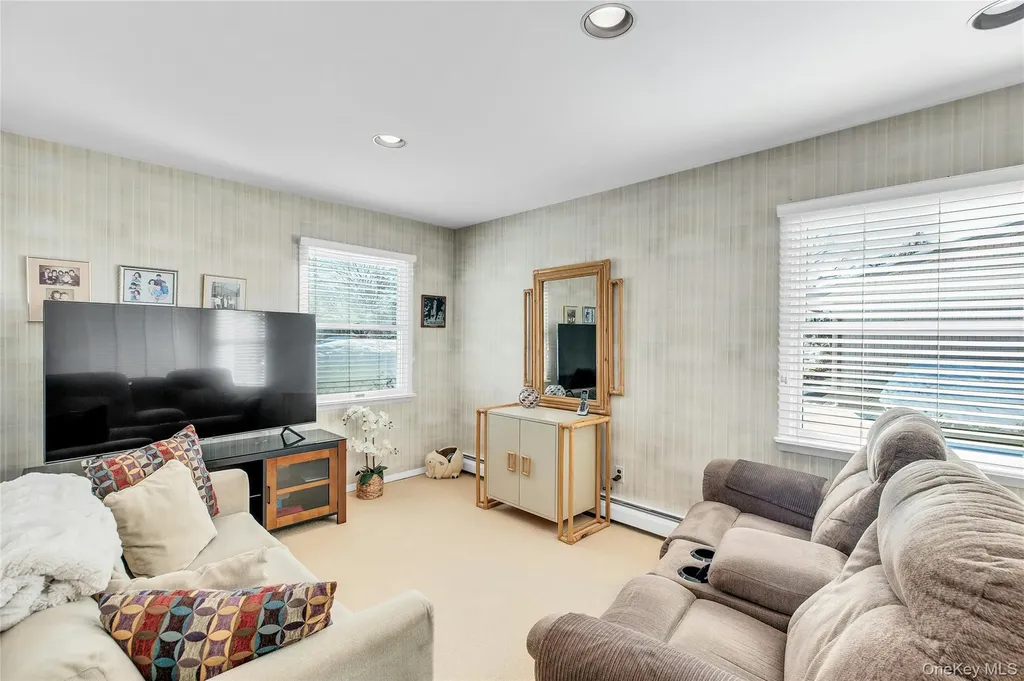 61 Hofstra Drive Plainview NY 11803