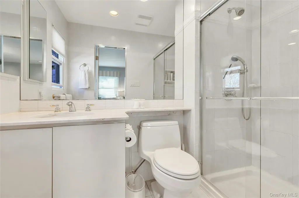 61 Hofstra Drive Plainview NY 11803