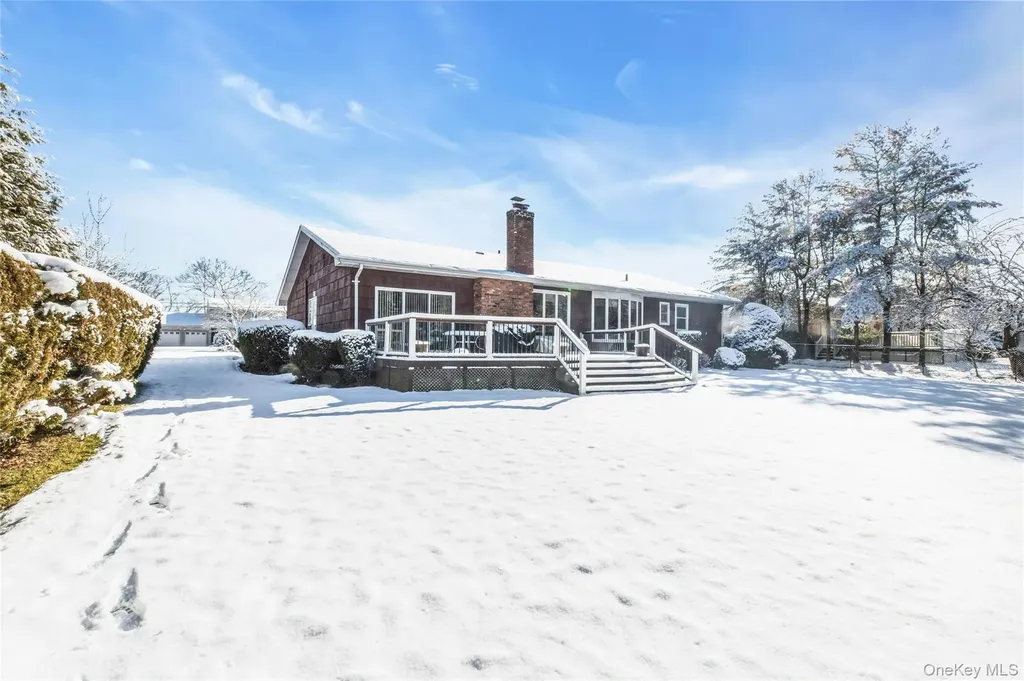 61 Hofstra Drive Plainview NY 11803
