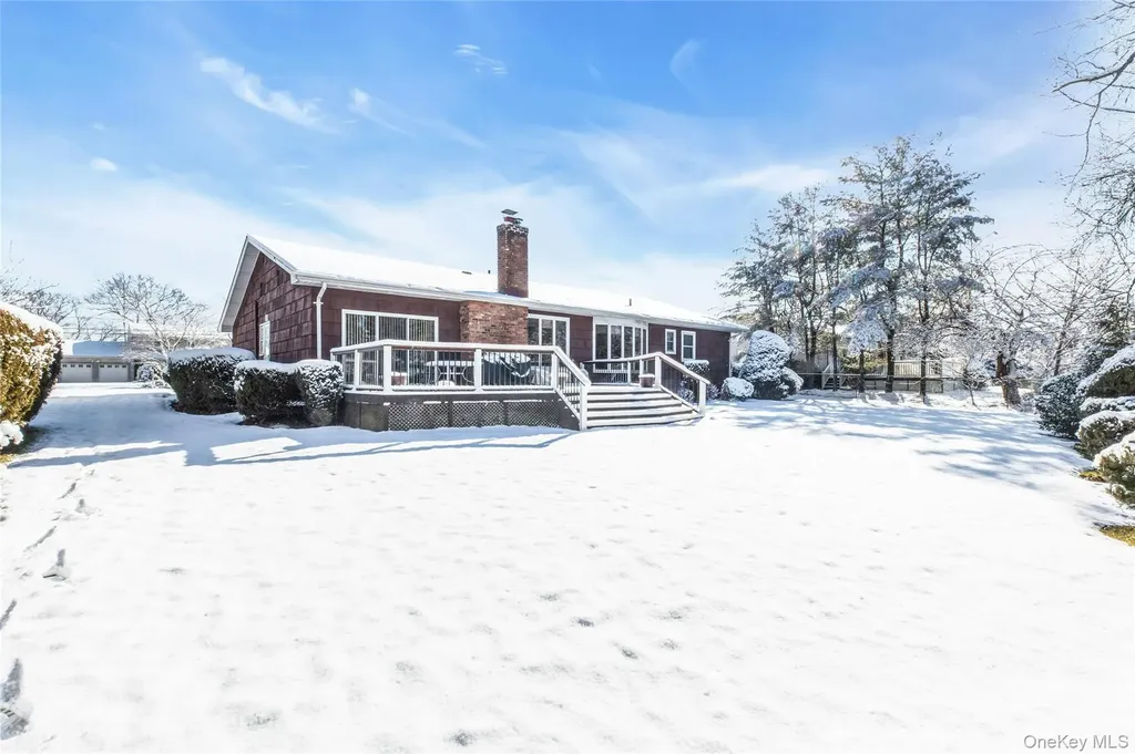 61 Hofstra Drive Plainview NY 11803