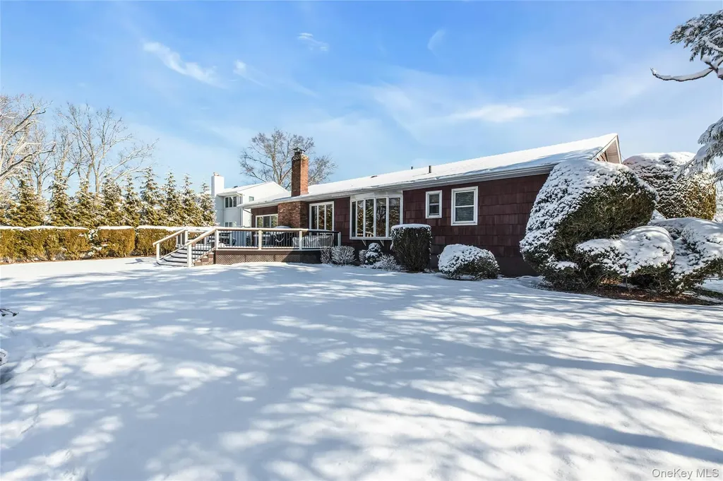 61 Hofstra Drive Plainview NY 11803