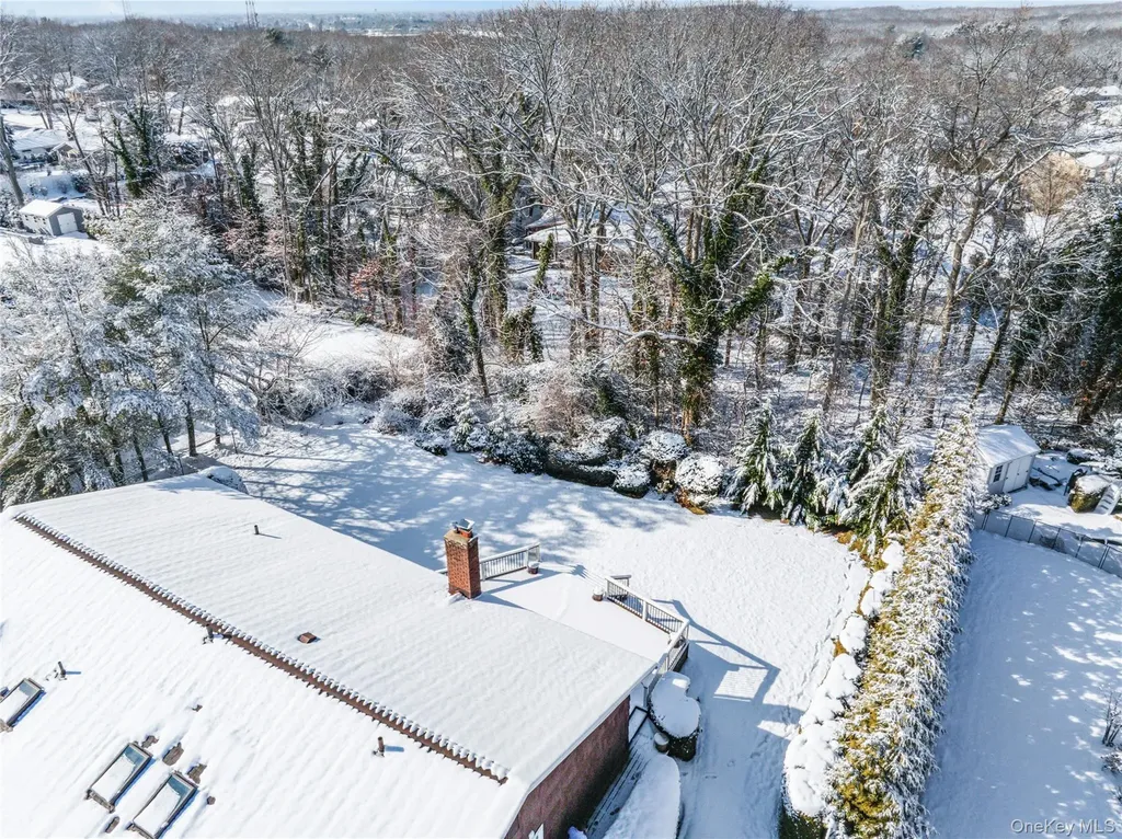 61 Hofstra Drive Plainview NY 11803