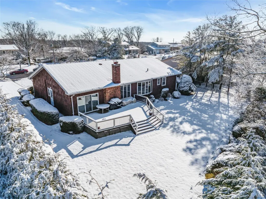 61 Hofstra Drive Plainview NY 11803