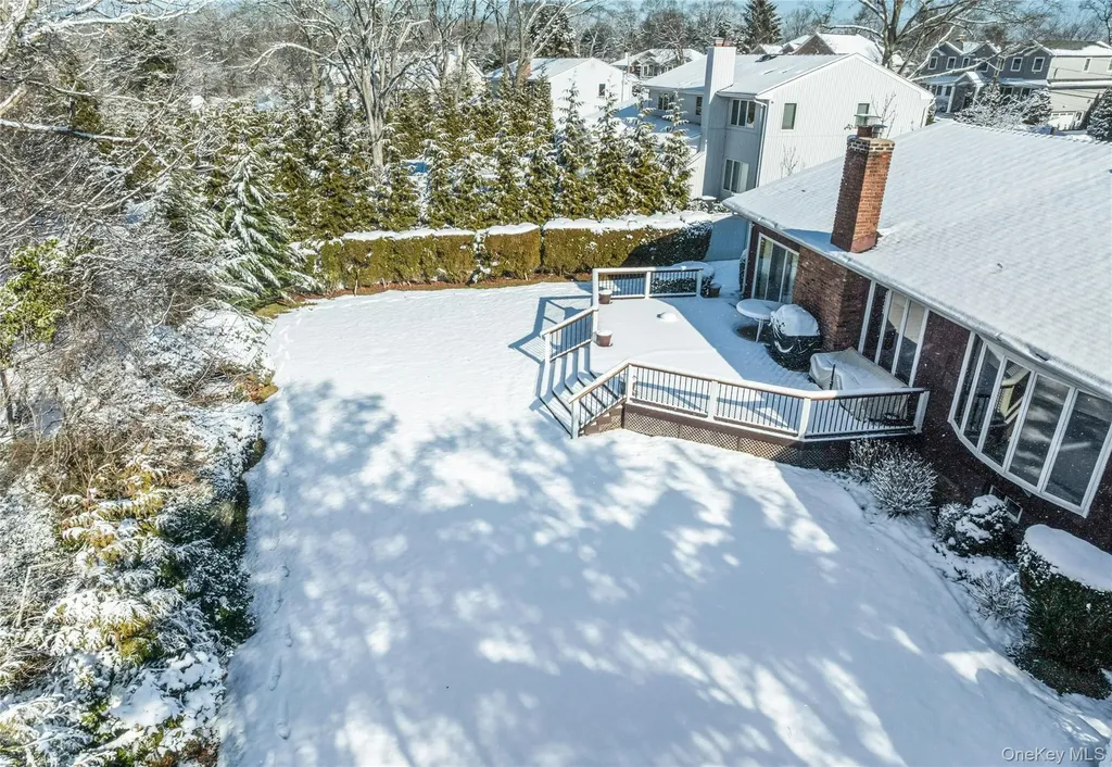 61 Hofstra Drive Plainview NY 11803