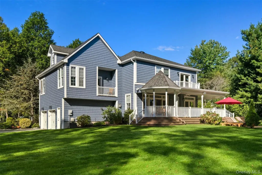 6 Empire Court Dix Hills NY 11746