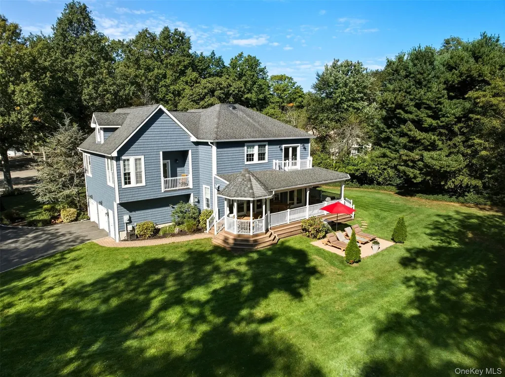 6 Empire Court Dix Hills NY 11746