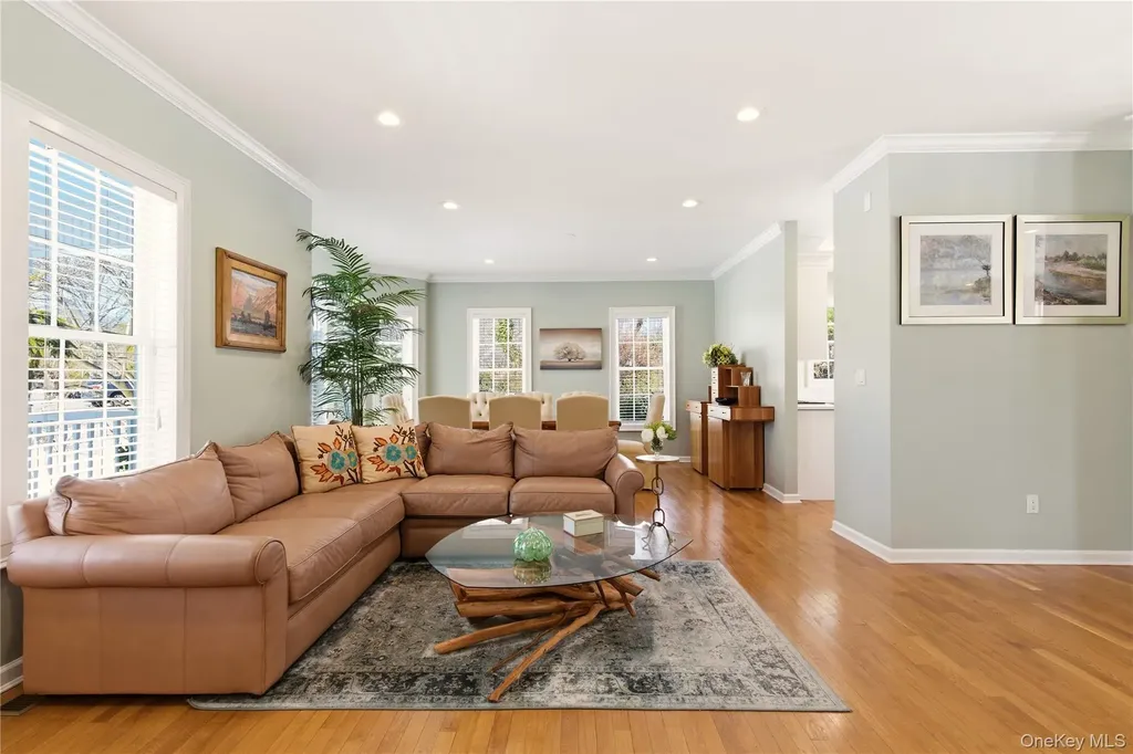 6 Empire Court Dix Hills NY 11746
