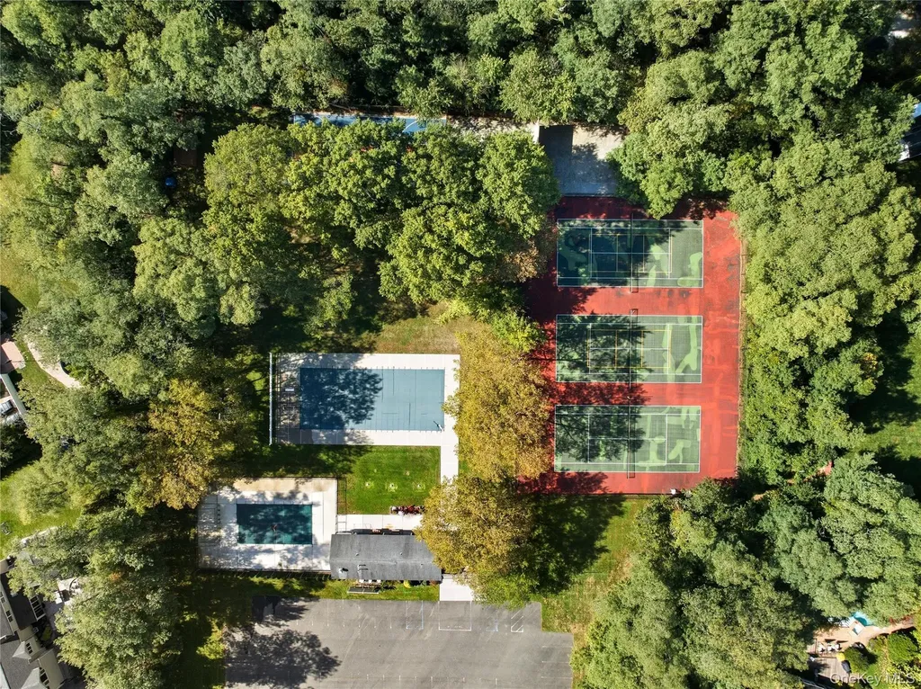 6 Empire Court Dix Hills NY 11746