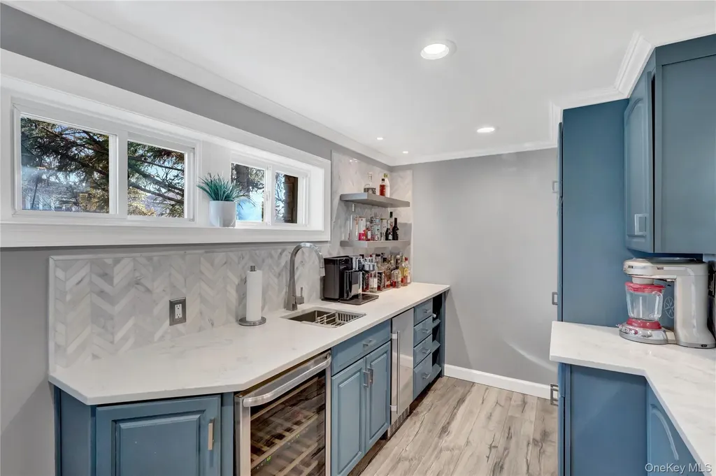 512 Links Drive E Oceanside NY 11572