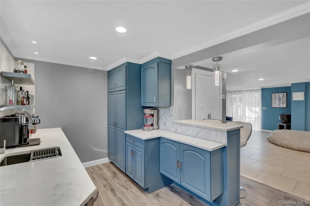 512 Links Drive E Oceanside NY 11572