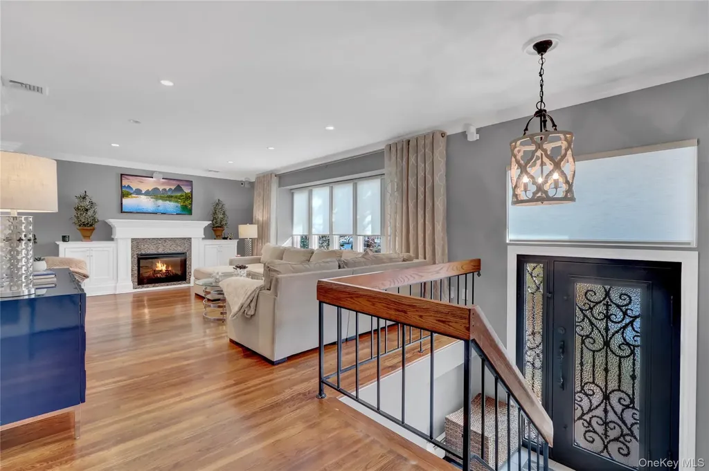 512 Links Drive E Oceanside NY 11572