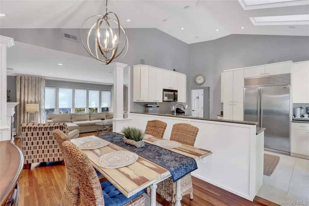 512 Links Drive E Oceanside NY 11572
