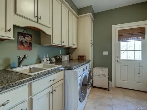 17 Constitution Court Tuxedo Park NY 10987