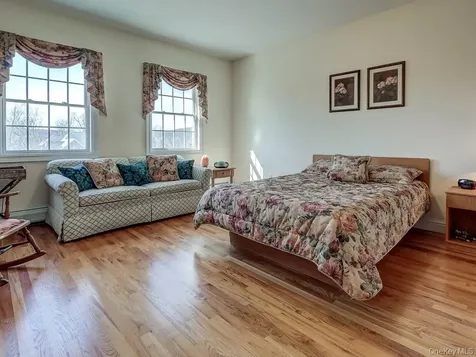 17 Constitution Court Tuxedo Park NY 10987