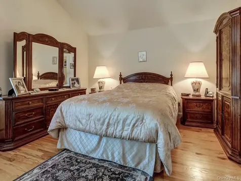 17 Constitution Court Tuxedo Park NY 10987