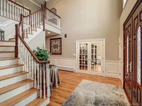 17 Constitution Court Tuxedo Park NY 10987