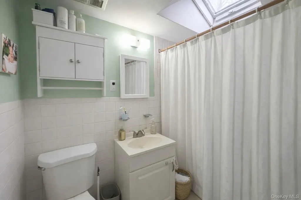 17 Oneida Avenue Selden NY 11784