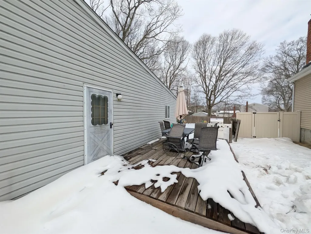 17 Oneida Avenue Selden NY 11784