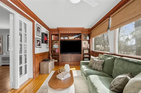 103 Aviemore Drive New Rochelle NY 10804