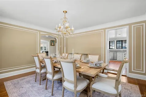 103 Aviemore Drive New Rochelle NY 10804