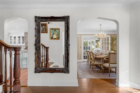 103 Aviemore Drive New Rochelle NY 10804