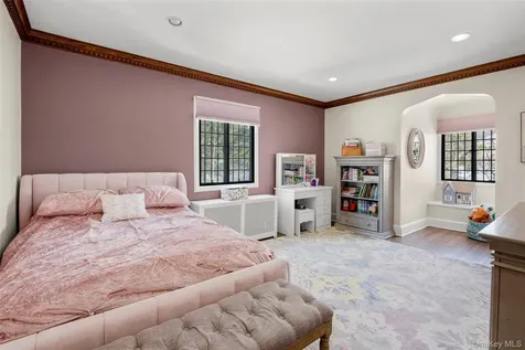 103 Aviemore Drive New Rochelle NY 10804
