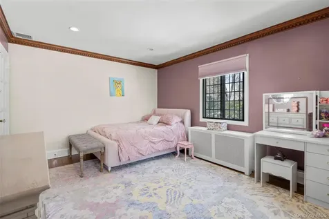 103 Aviemore Drive New Rochelle NY 10804