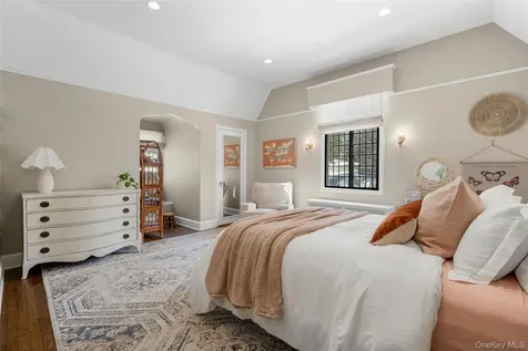 103 Aviemore Drive New Rochelle NY 10804