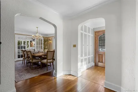 103 Aviemore Drive New Rochelle NY 10804