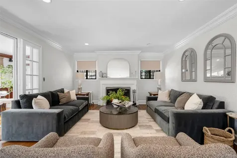 103 Aviemore Drive New Rochelle NY 10804