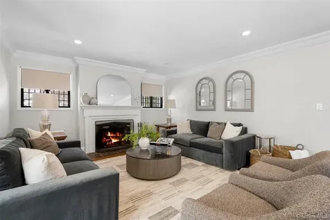 103 Aviemore Drive New Rochelle NY 10804