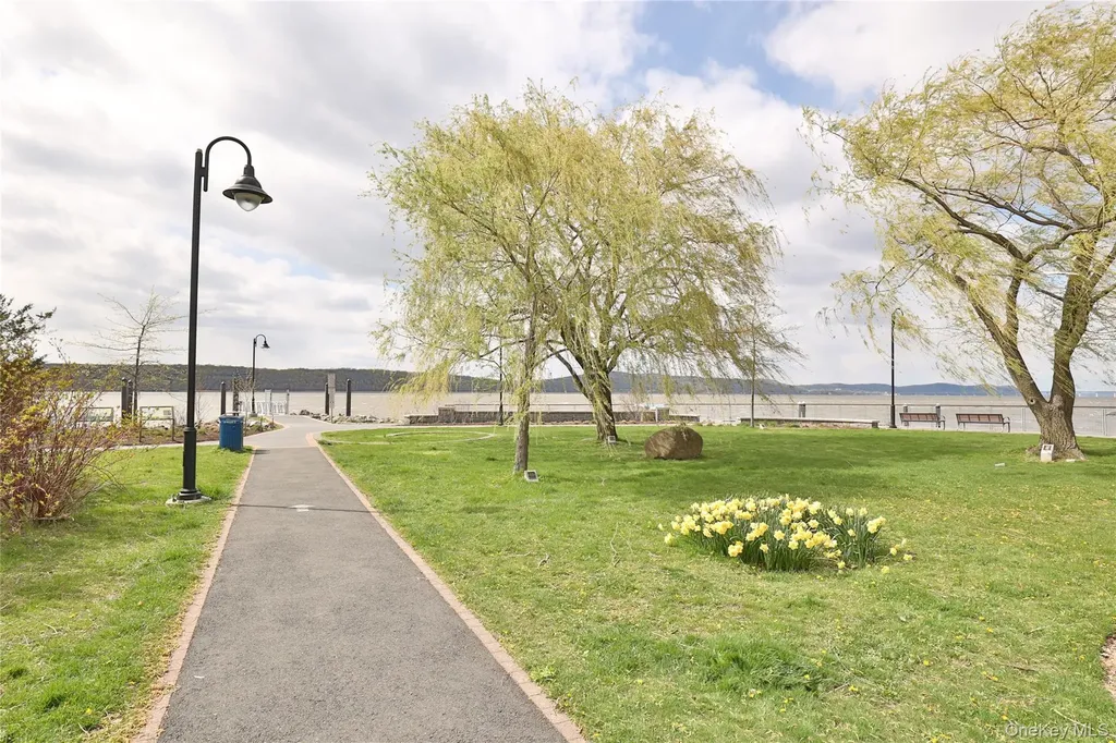 182 Broadway Dobbs Ferry NY 10522