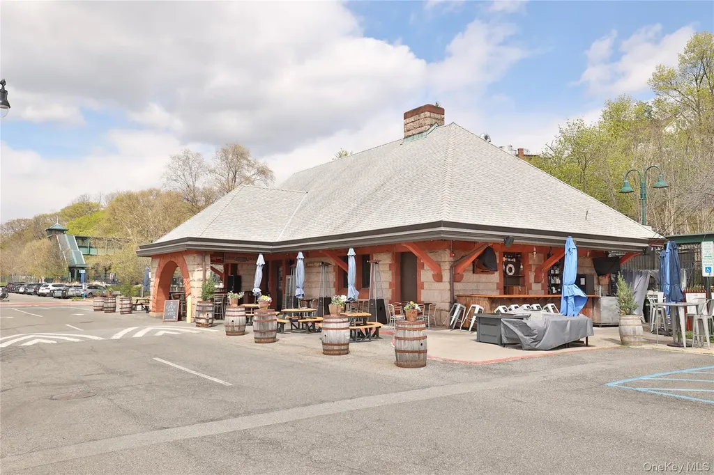 182 Broadway Dobbs Ferry NY 10522
