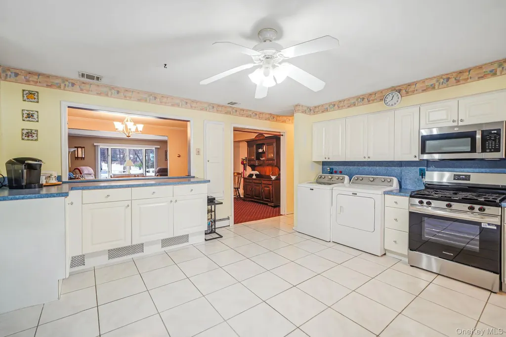 6 Noahs Path Rocky Point NY 11778