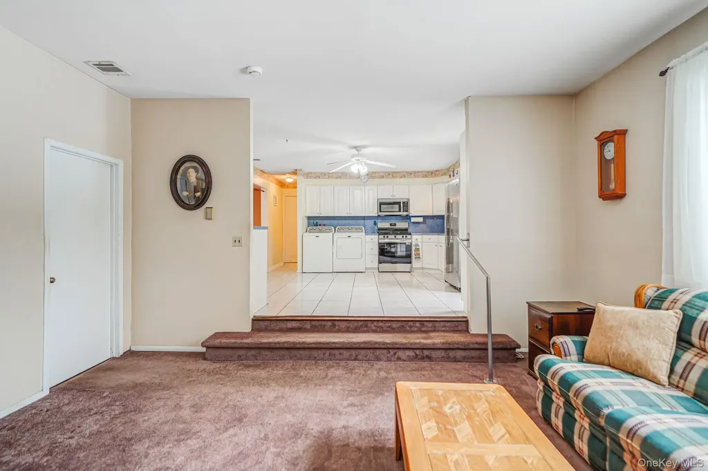 6 Noahs Path Rocky Point NY 11778