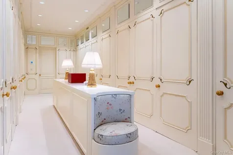 1233 Rock Rimmon Road Stamford CT 06903