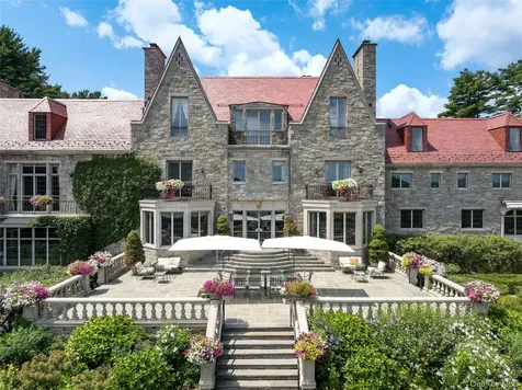 1233 Rock Rimmon Road Stamford CT 06903