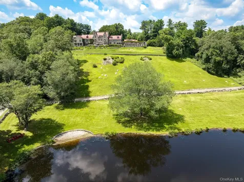 1233 Rock Rimmon Road Stamford CT 06903