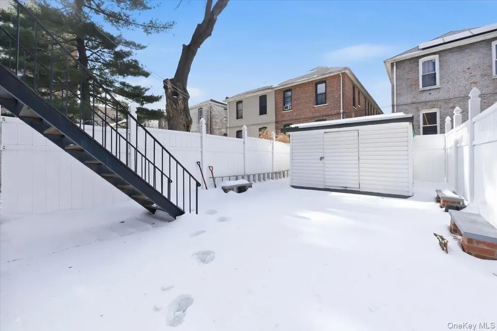 2919 Wallace Avenue Bronx NY 10467
