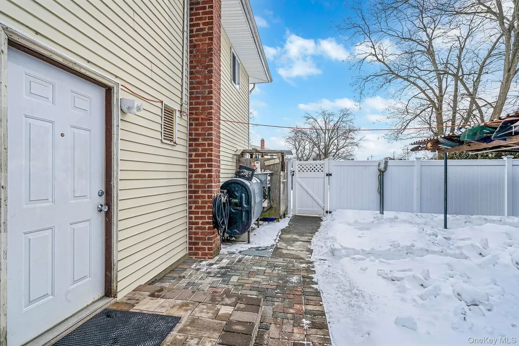 73 Olive Street Central Islip NY 11722