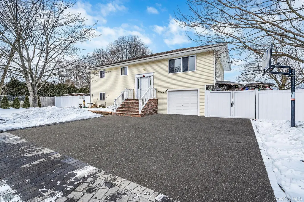 73 Olive Street Central Islip NY 11722