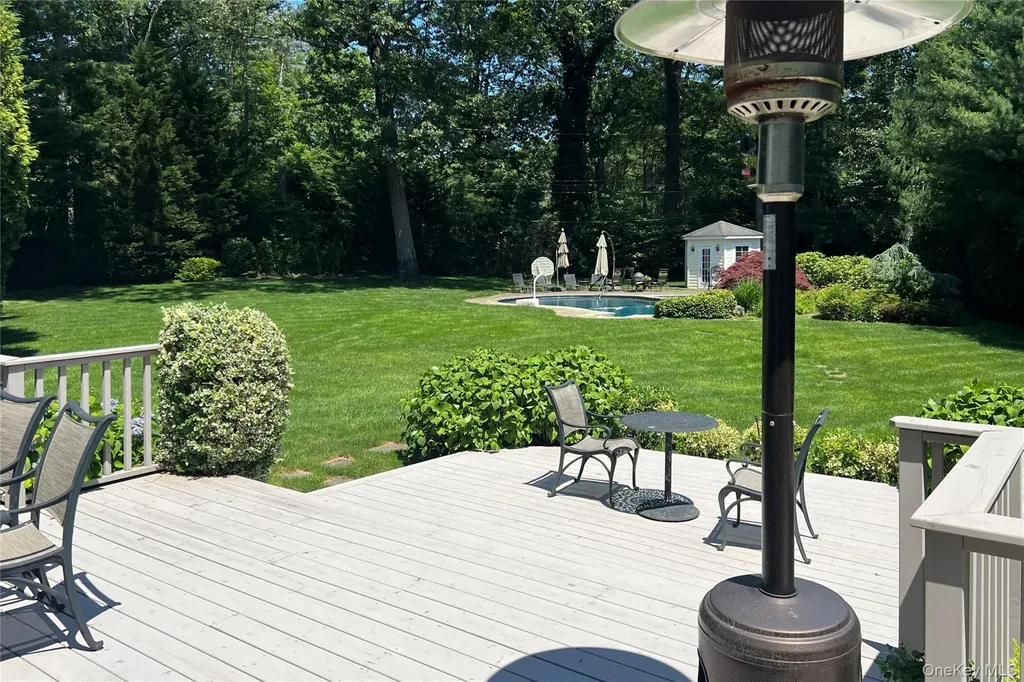 9 Meadowbrook Lane Old Westbury NY 11568