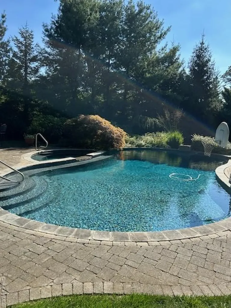9 Meadowbrook Lane Old Westbury NY 11568