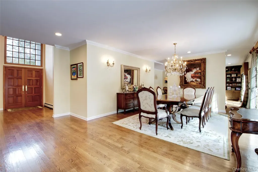 9 Meadowbrook Lane Old Westbury NY 11568