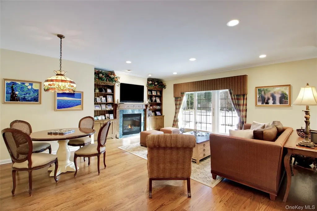 9 Meadowbrook Lane Old Westbury NY 11568
