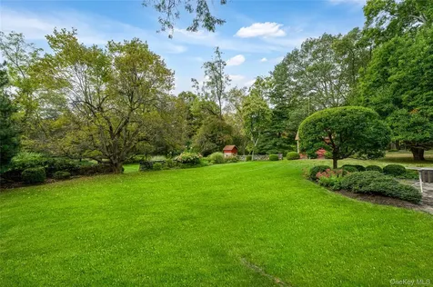 20 Mead Street Waccabuc NY 10597